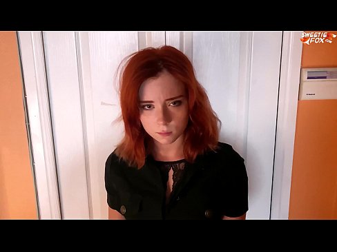 ❤️ Ghearr Garda Slándála Pionós ar Bhean Réidh as Siopadóireacht - Cum I mBéil ❤️❌ Super sex linn ❌